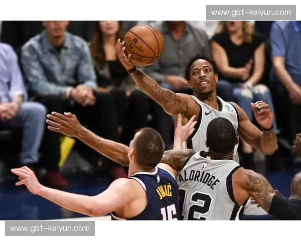 《决战迈阿密:热火vs马刺抢七大战,那场定义了一个时代的终极博弈》 《决战迈阿密:热火vs马刺抢七大战,那场定义了一个时代的终极博弈》